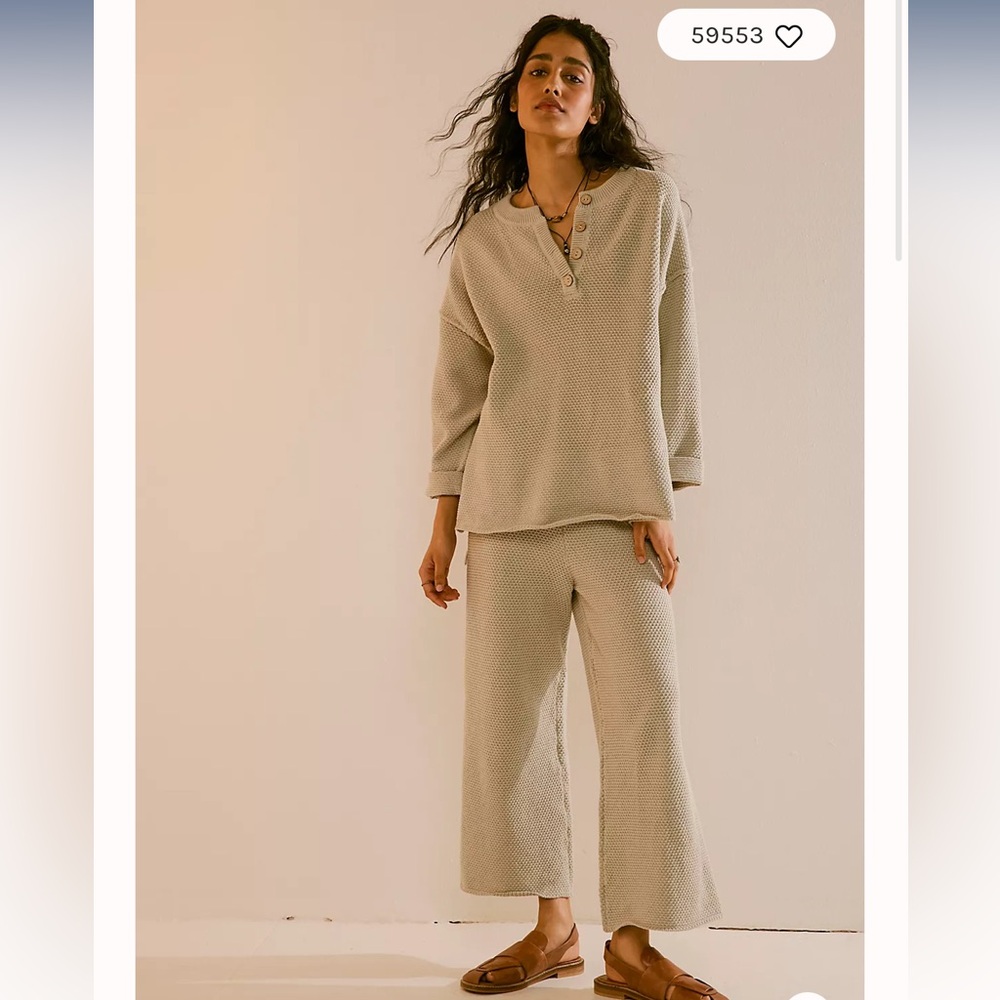 Free people set Hailee sweater in great condition!